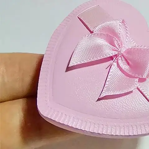 ハート型のリボン付きメイクパフ5個、乾湿両用、綿菓子風エアクッションパフ