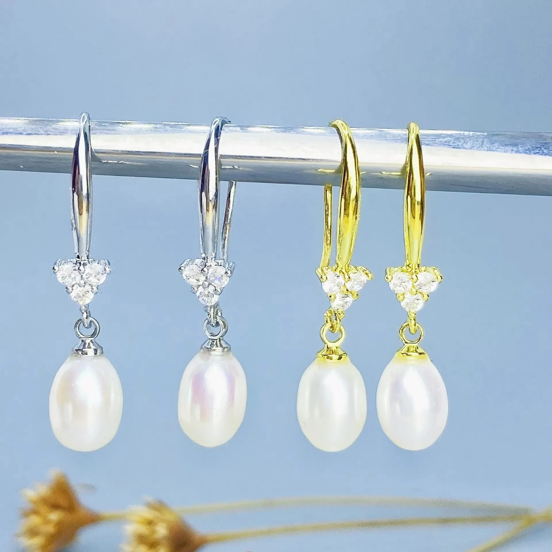 

HENGSHENG 7-8mm Rice Shape Freshwater Pearl Earrings Shine Zircon Dangle Earrings for Women Jewelry Gift 2025 New Arrivals