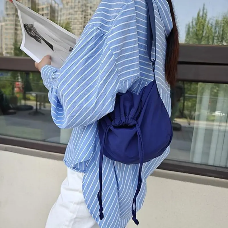 

D46D Stylish Large Shoulder Bag for Women Crossbody Pack for Travel and Daily Use