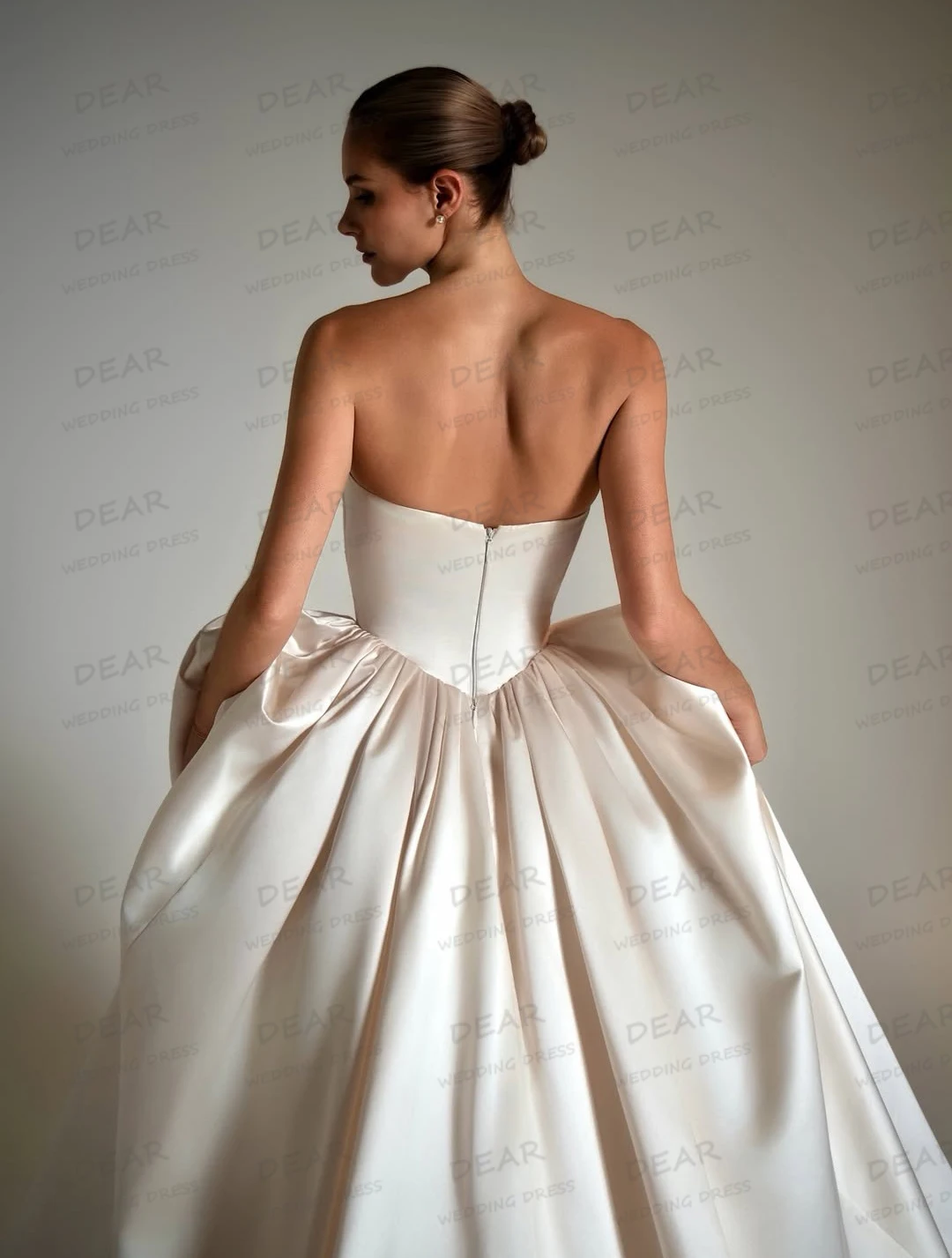 심플한 러플 웨딩드레스 여성용 A라인 새틴 스윕 트레인 브라이덜 볼 가운 민소매 파티 드레스 맞춤 제작