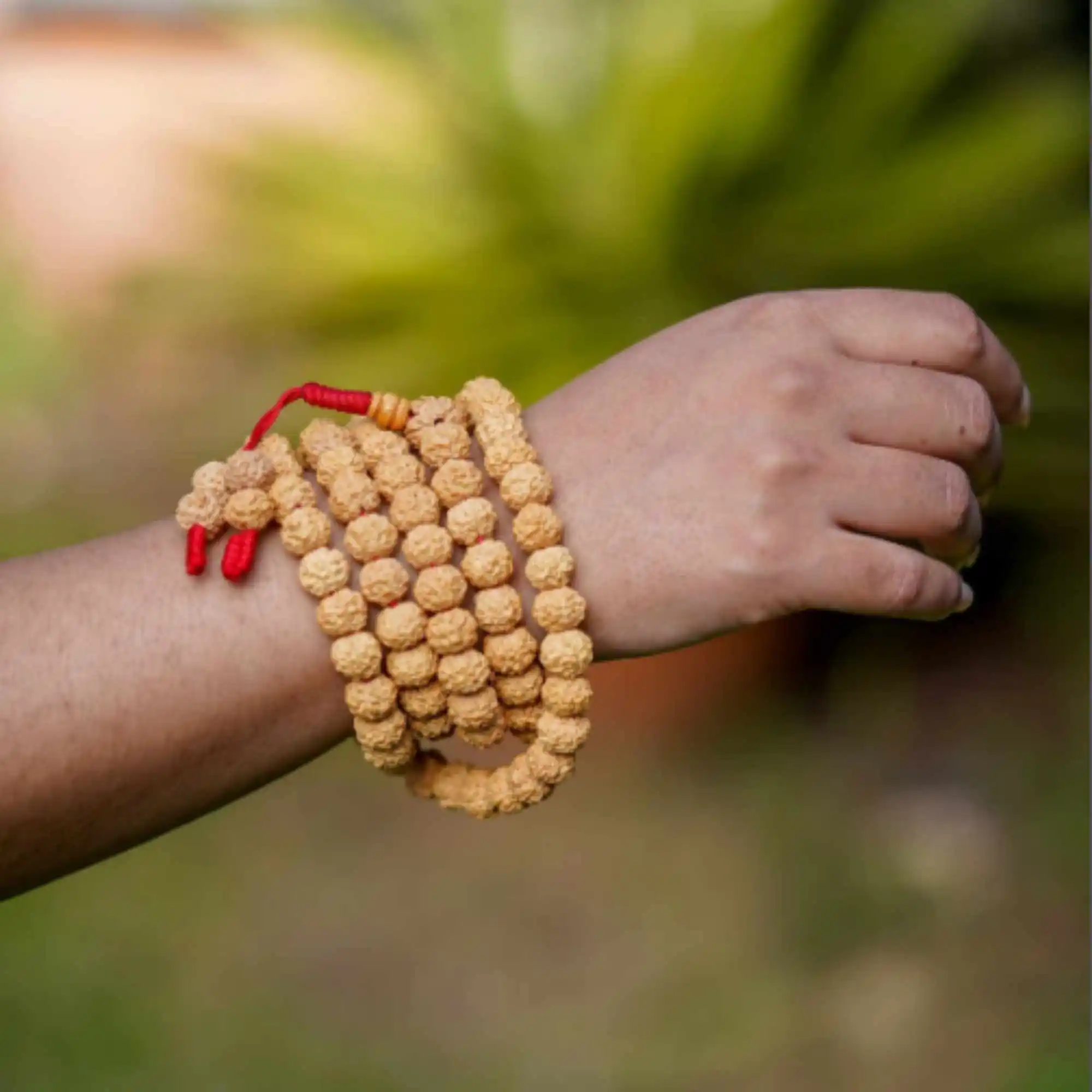 

10mm Beautiful brown round Rudraksha bodhi seeds Yoga Bracelet Yoga Mala Aquaculture Dangle Diy Lucky Prayer