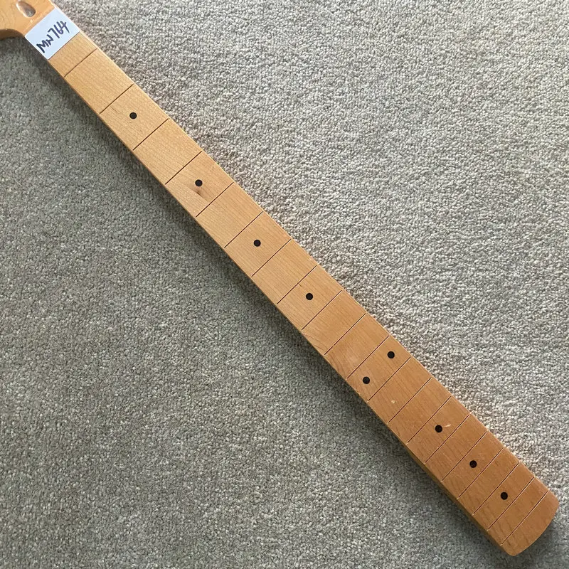 MN764 No Frets 4 String Electric Bass Neck Genuine Tagima in Maple with Damages for DIY Sales - view 3