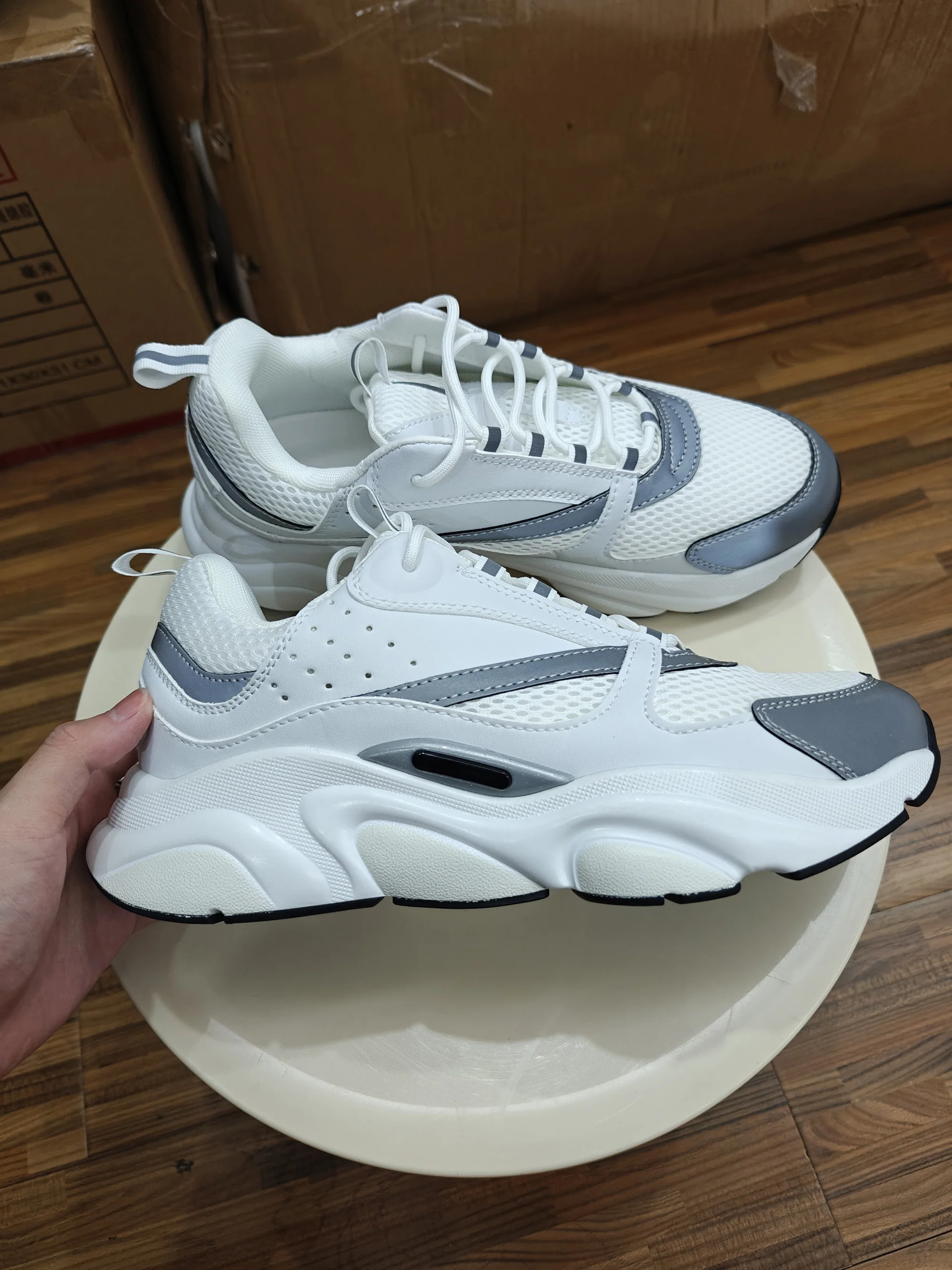 Unisex B22 Mesh Breathable Sneakers Shock Absorption Anti-Slip Lightweight Low Cut Casual Sports Shoes for Men Women Summer