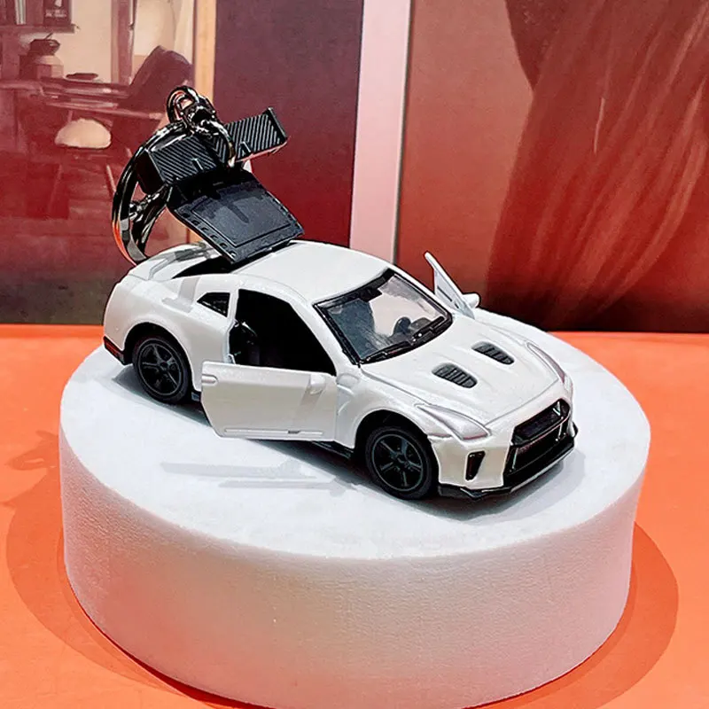 buggy keychain Car keychain, simulated mini motorcycle helmet, metal material, complete version, car club exhibition, advertisem