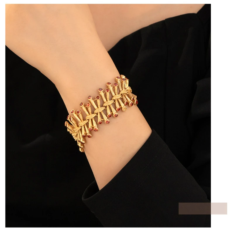 

Vintage Brass Plated Real Gold Inlaid Stone Cui Fali Bracelet Fashionable Commuter Bracelet