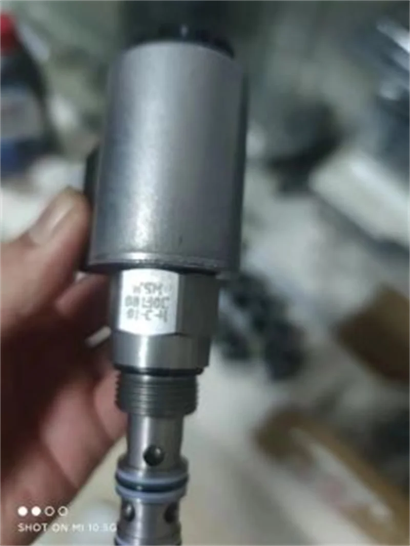 HYDAC ใหม่และต้นฉบับ PLC วาล์วแม่เหล็กไฟฟ้า WS08Z-01-C-N-24DG HYDAC 561579