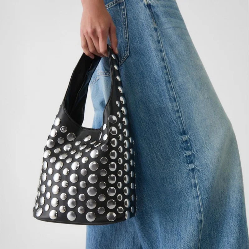 Fashionable Studded Purses Shoulder Hobo Bag Punk Women Bucket Bag Purse Vegan Leather Designer Handbags Streetwear