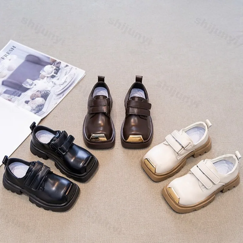 2025 الخريف الأطفال رئيس مربع الرجعية سميكة سوليد بولي أحذية أحذية من الجلد الصبي الفم الضحلة مريحة عدم الانزلاق مكتنزة حذا فردي للسيدات