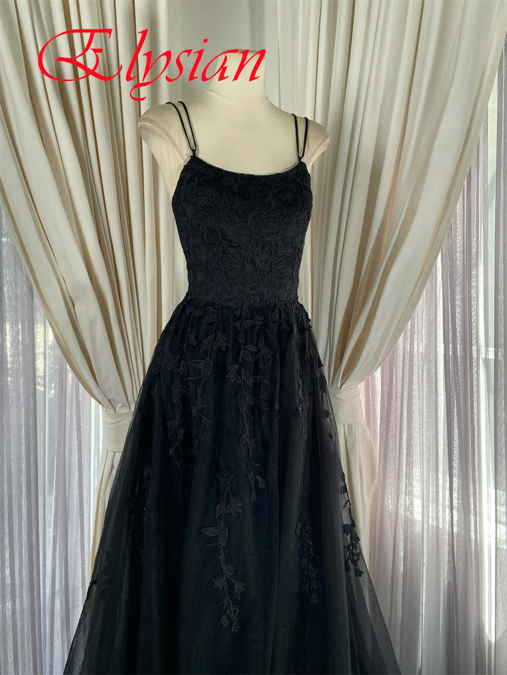 Customized Temperament Black Tulle Evening Dress Elegant Graceful Strapless Spaghetti Straps Lace Up Back Homecoming Dress