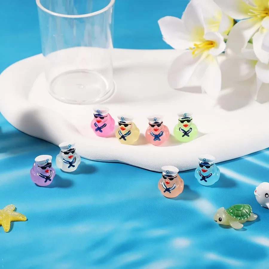 Multicolored Mini Resin Cruise Duck With Sunglasses, Glow In The Dark Tiny Colorful Sailor Resin Duck Random Colors