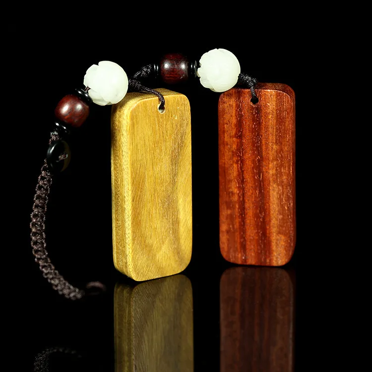 سلسلة اليد محفورة خشب الصندل حادث سيارة المفاتيح قلادة الخوخ الخشب مكافحة فقدان علامة الخصر السلامة