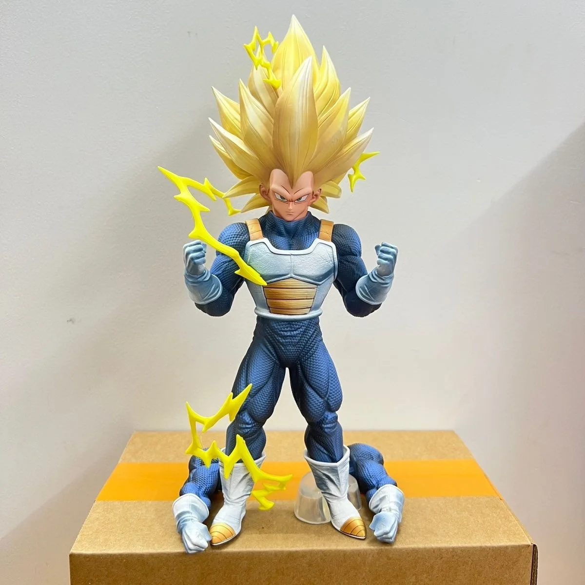 

HY Dragon Ball Z 1/6 Vegeta Super Saiyan 3 Anime Figure Model Arm Replaceable Collectible Toys Boy Birthday Gift