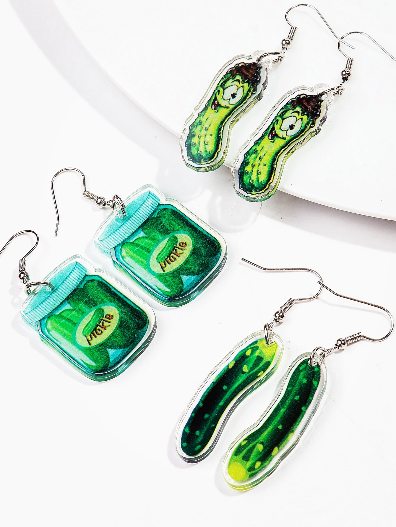 Funny Acrylic Cucumber Pickle Drop Earrings for Women Cartoon Cute Green Vegetables 2024 Trend Earrings Party Jewelry Gifts