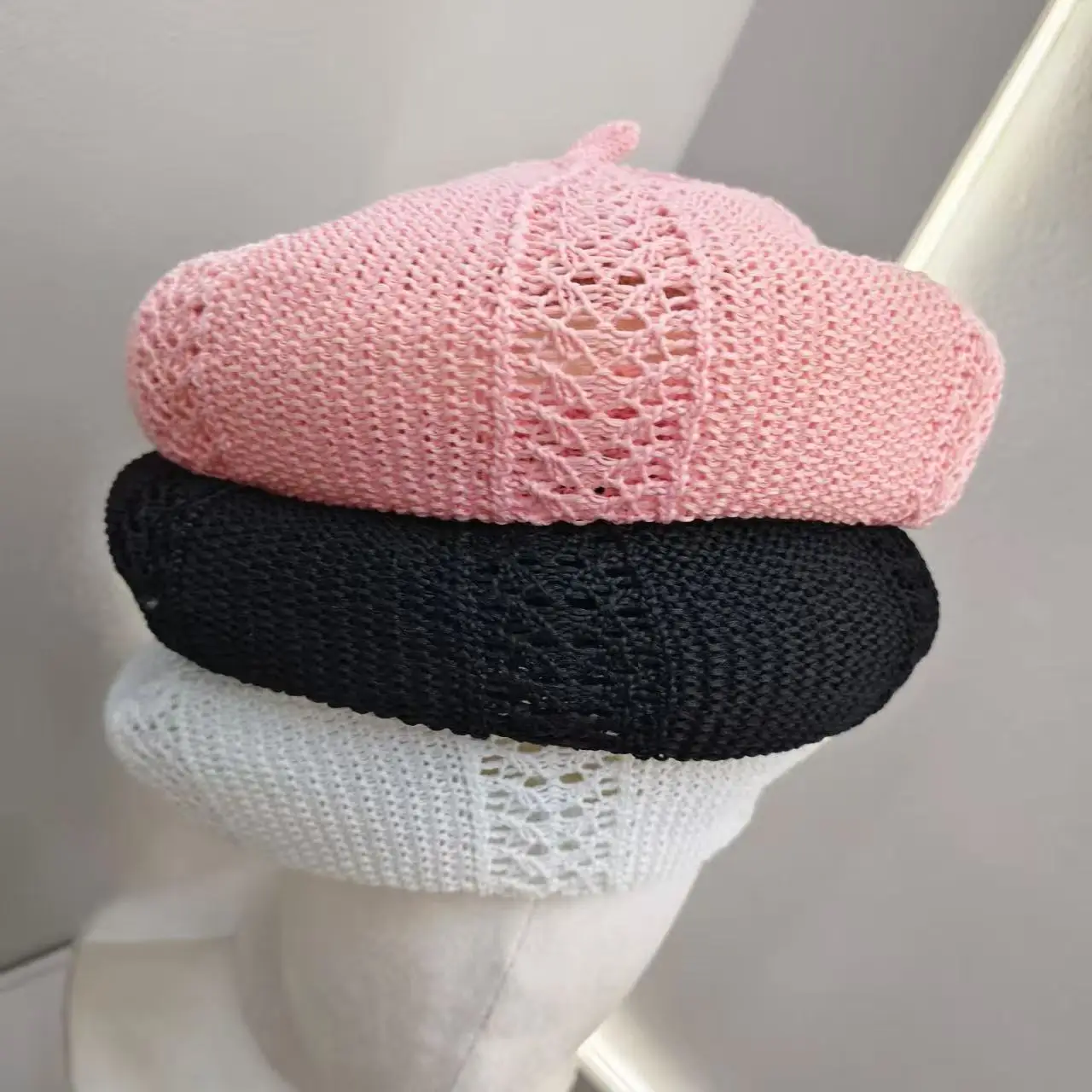 Spring And Summer Women's Beret Hollowed Out Lightweight Breathable Knitted Comfortable Fashionable Versatile Artist Hats