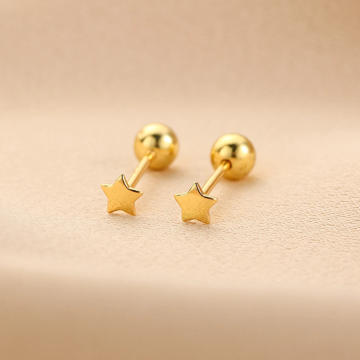 Fashion Simple Star Crown Circle Stud Earrings for Women Gold Color Wild Screw-Back Ear Piercing Party Jewely Gifts