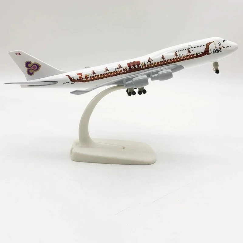 

20CM B747 Thai Dragon Boat Alloy Airplane Model Toy Collectible Miniatures Aircraft Plane Boys For Collectible Display Gift
