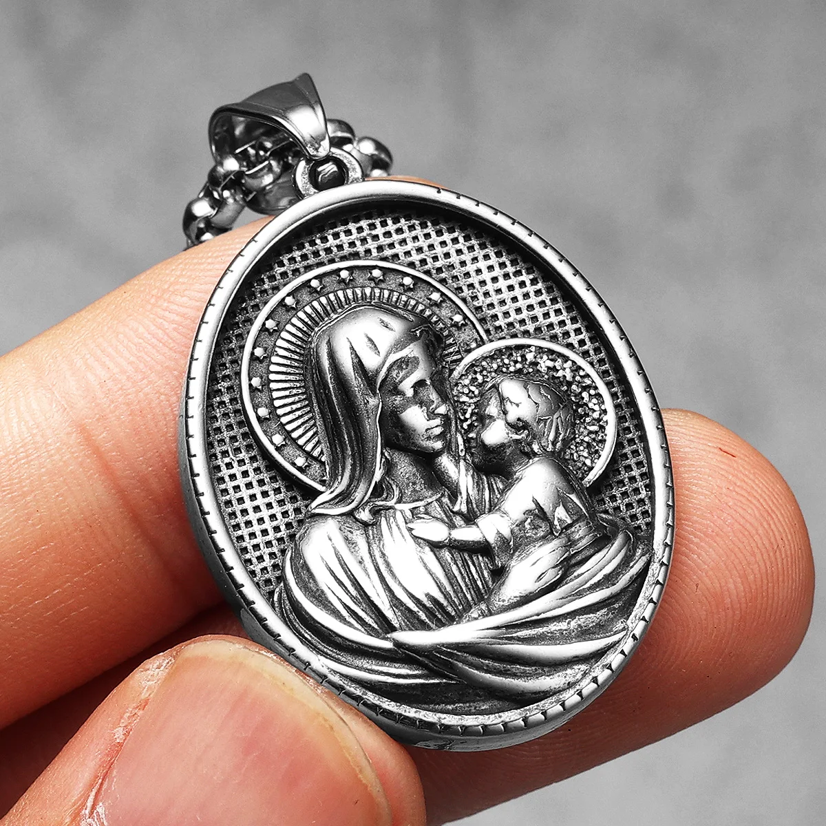 Virgin Mary Holy Child Stainless Steel Men Necklace Pendant Chain Powerful Amulet Cool Vintage For Women Jewelry Gifts Wholesale