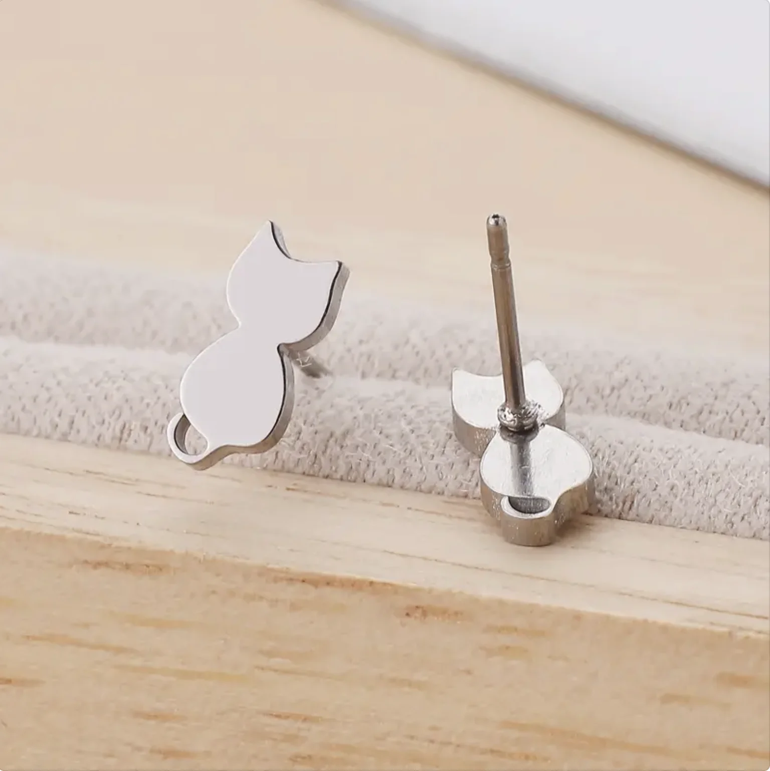 

Cute Cat Shaped Stud Earrings For Women Girls Plated Lightweight Female Ear Accessories For Daily Wear 3 Color Available