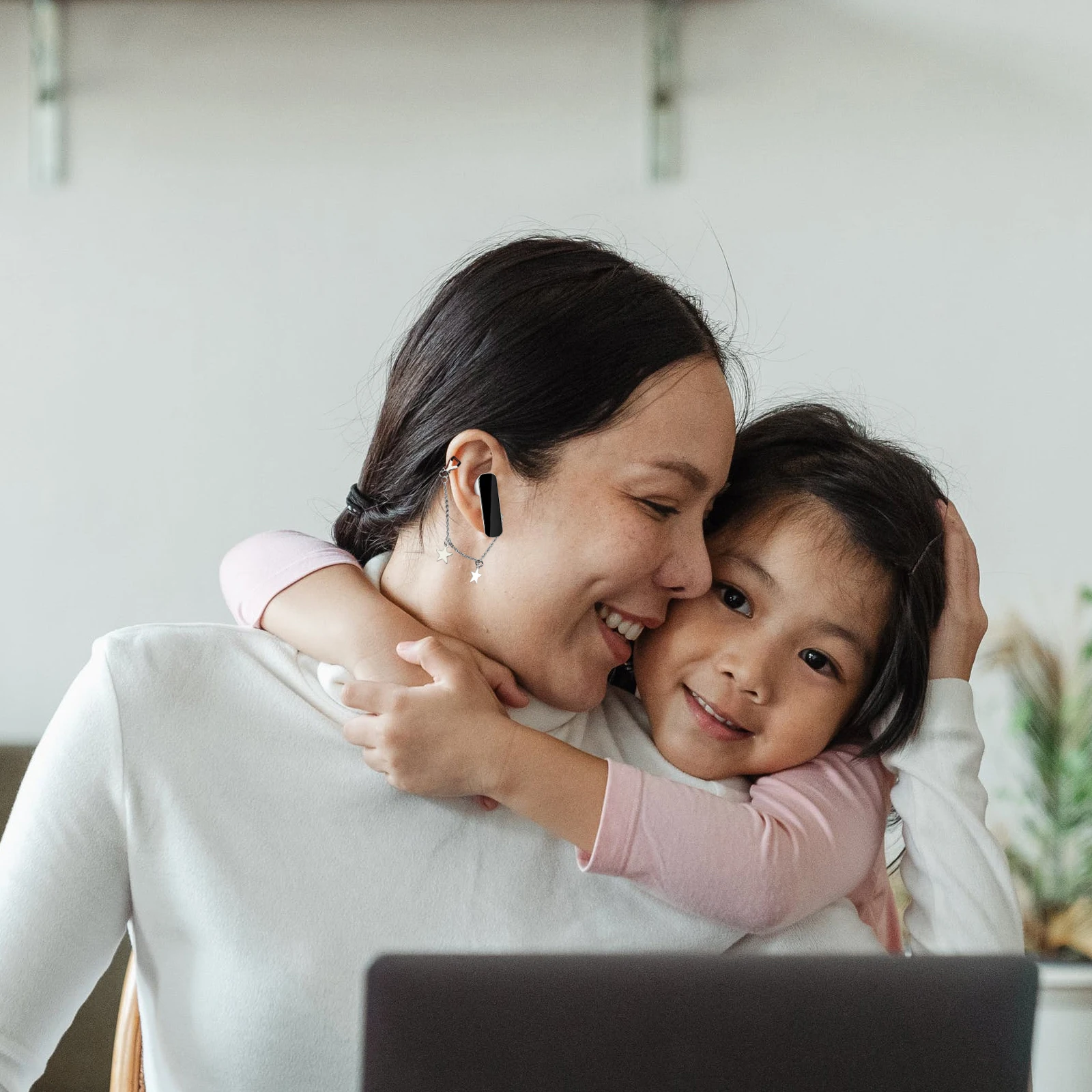 

1 Pair Anti-Lost Earphone Earrings Stylish Wireless Holder Strap For Women Fashion Ear Dangler Earphone Supplies Exquisite Ear