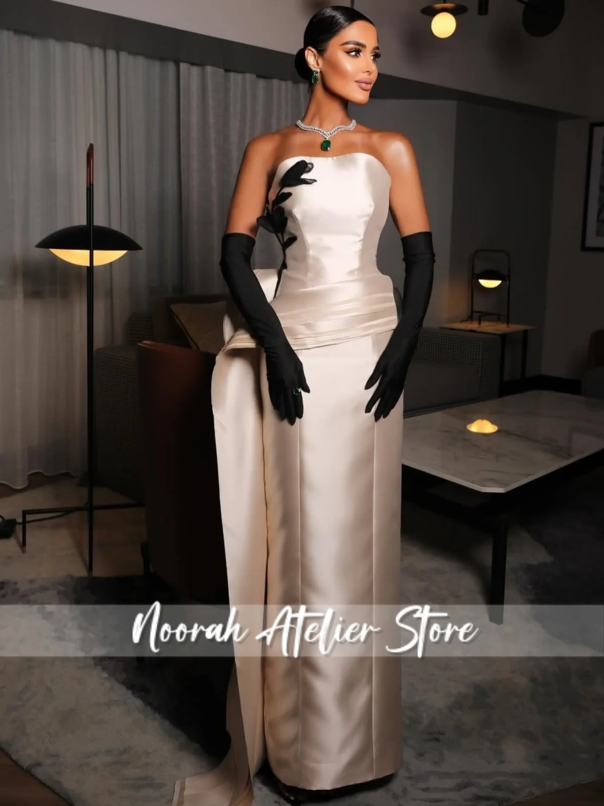 

Eleagant White Women's Evening Dresses With Black Gloves فساتين الاكثر مبيعا Appliques Party Dress Customized