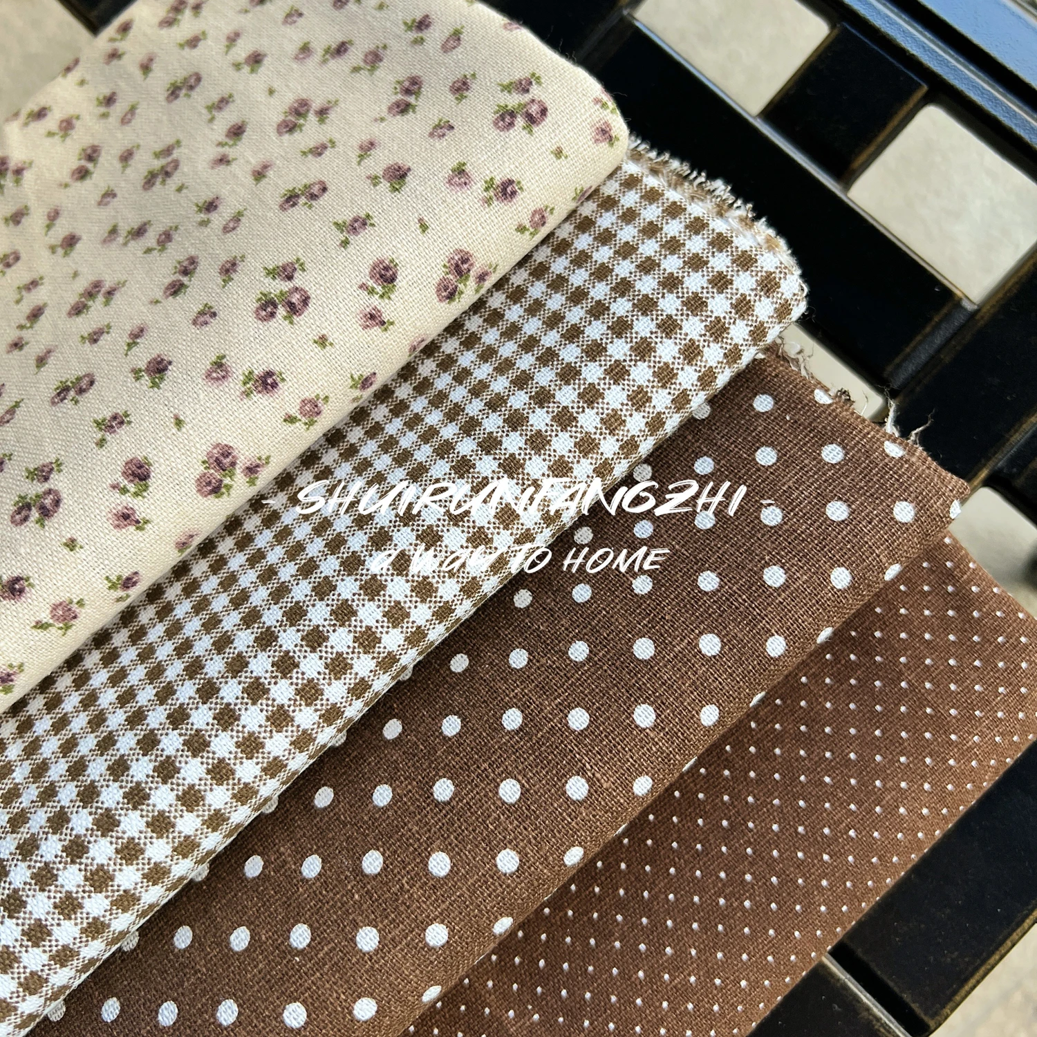 Floraler reiner Baumwollgarn-gefärbter Polka-Dot-Stoff, Hemdrock, künstlerischer Stil, DIY-Tischdecke, Kissenstoff, bedruckte Baumwollstoffe