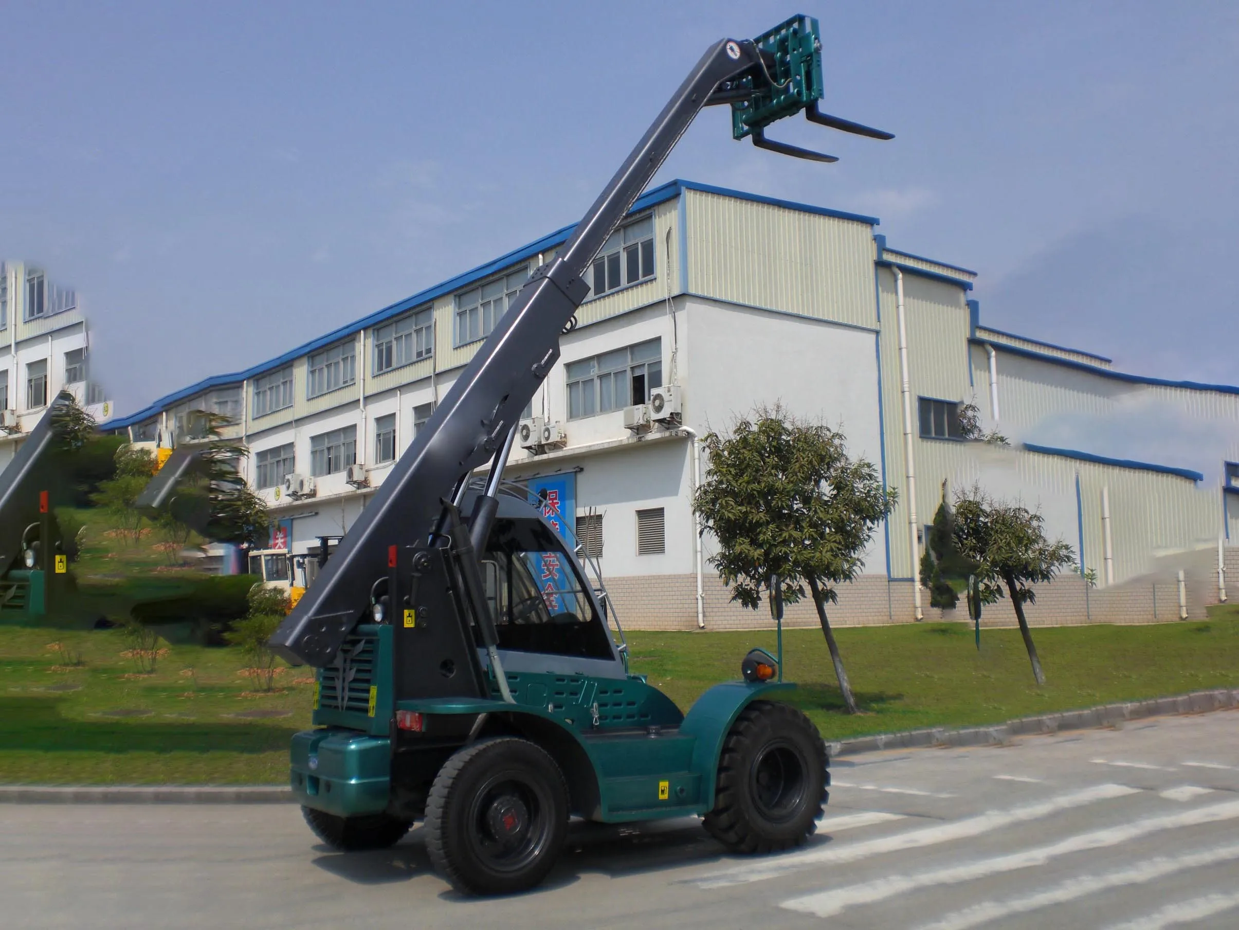 YG 3 Ton Rotating Telehandler Telescopic Handler Forklift High Quality Diesel Powered Low Price Machinery Retail Repair Shops