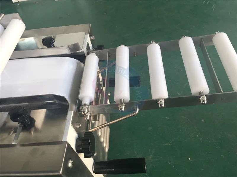 2021 desain baru komersial otomatis Frozen Iris Biskuit mesin pemotong peralatan pengolahan pengiris kue