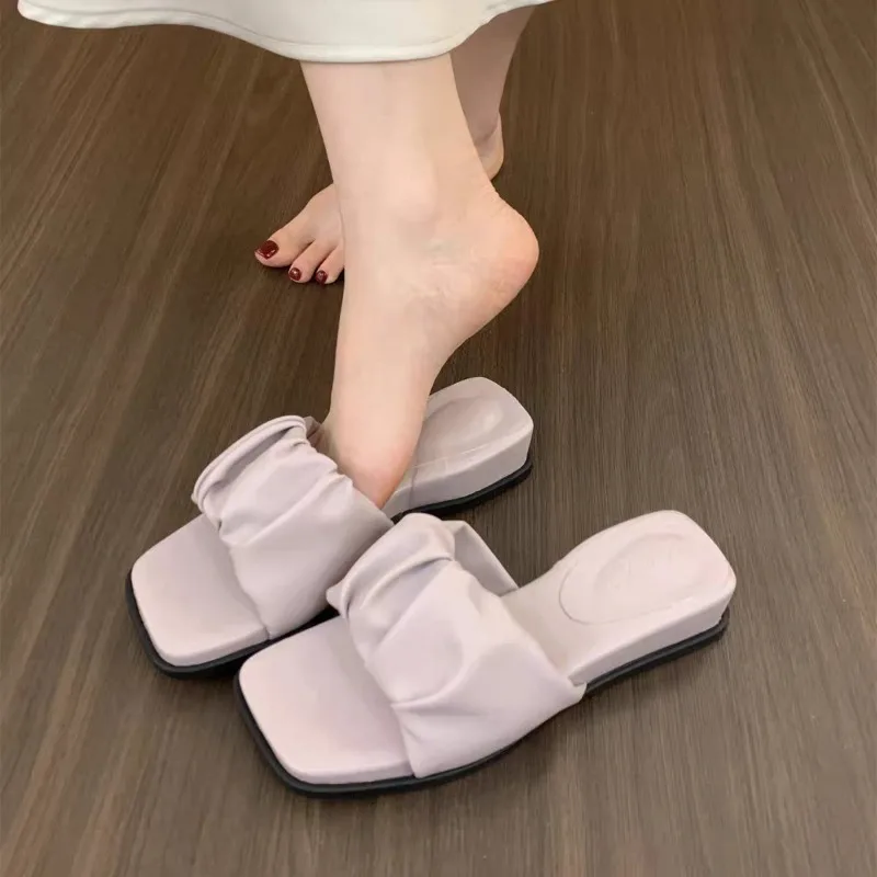 

2026 Summer New Lightweight Square-Toe Slippers for Women Fashionable Outdoor Non-Slip Flip-Flops with Thick Soles