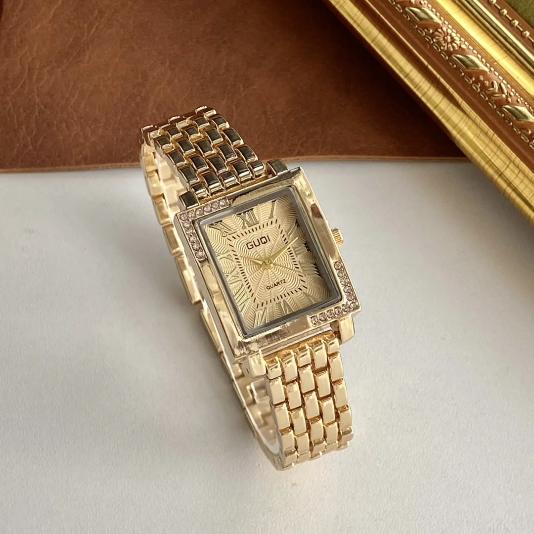 นาฬิกาแฟชั่นสำหรับผู้หญิง สายทอง หน้าปัดสี่เหลี่ยม นาฬิกาควอตซ์หรูหรา ประดับเพชร นาฬิกาข้อมือผู้หญิง นาฬิกาสำหรับใส่กับชุดเดรส