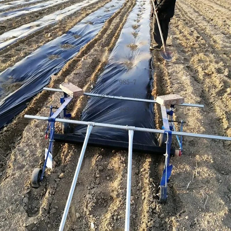 maquina-para-colocar-pelicula-de-cobertura-en-cultivos-tipo-laminado-implemento-agricola