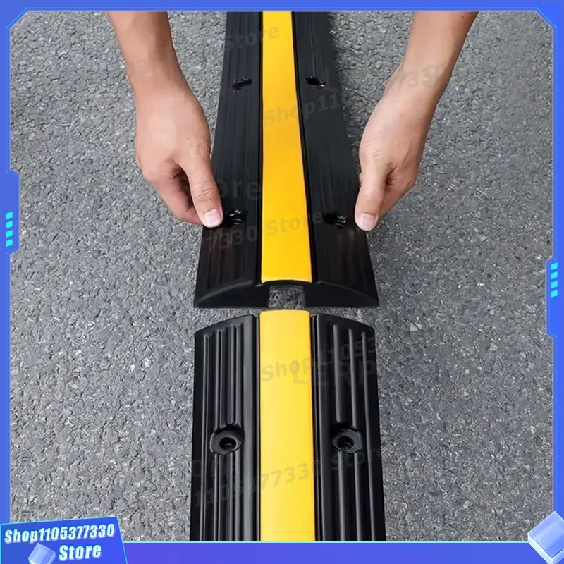 Heavy Duty 1 Channel Rubber Cable Protector Speed Bump Hose Guard Yellow Black Ramp for Wire Protection Industrial Floor
