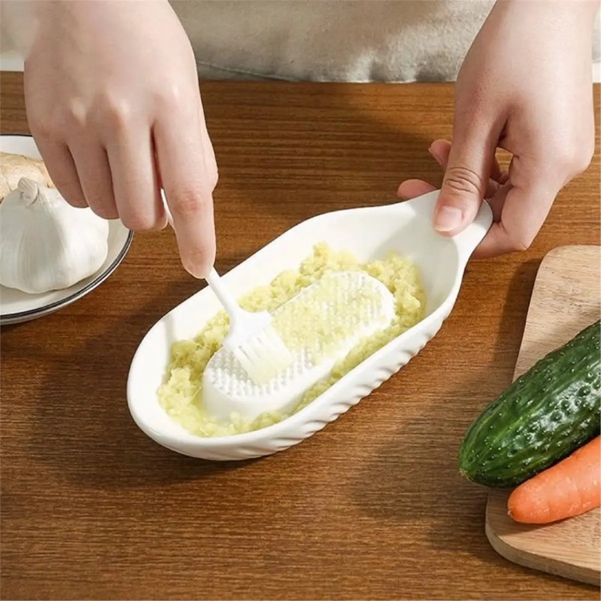 2026 New Simple Ceramic Ginger Grater Tool Hand Grinder Garlic Masher Portable Carrot Ginger Grinding Kitchen Tool with Brush