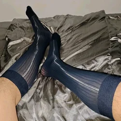 2024 Männer Socken Geschenke für Männer ultra dünne Seide formelle Kleid Anzug glänzend gestreift sexy schiere Socken Mann erotische Geschäft tnt Socken männlich