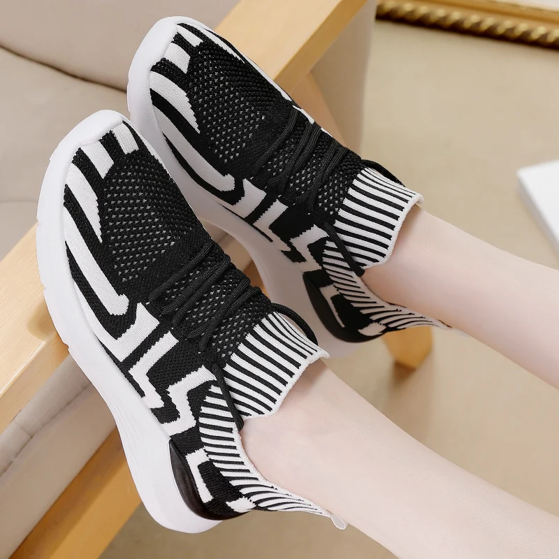 Fashion Women Sport Shoes Breathable Casual Women Tennis Shoes Antislip Women Sneakers Summer Women Shoes Lace Up