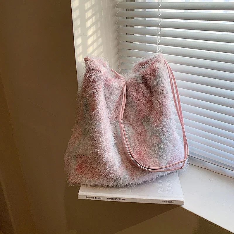 

Модные плюшевые женские сумки через плечо, новинка, Высококачественная вместительная дизайнерская женская сумка через плечо в стиле Осень и зимы