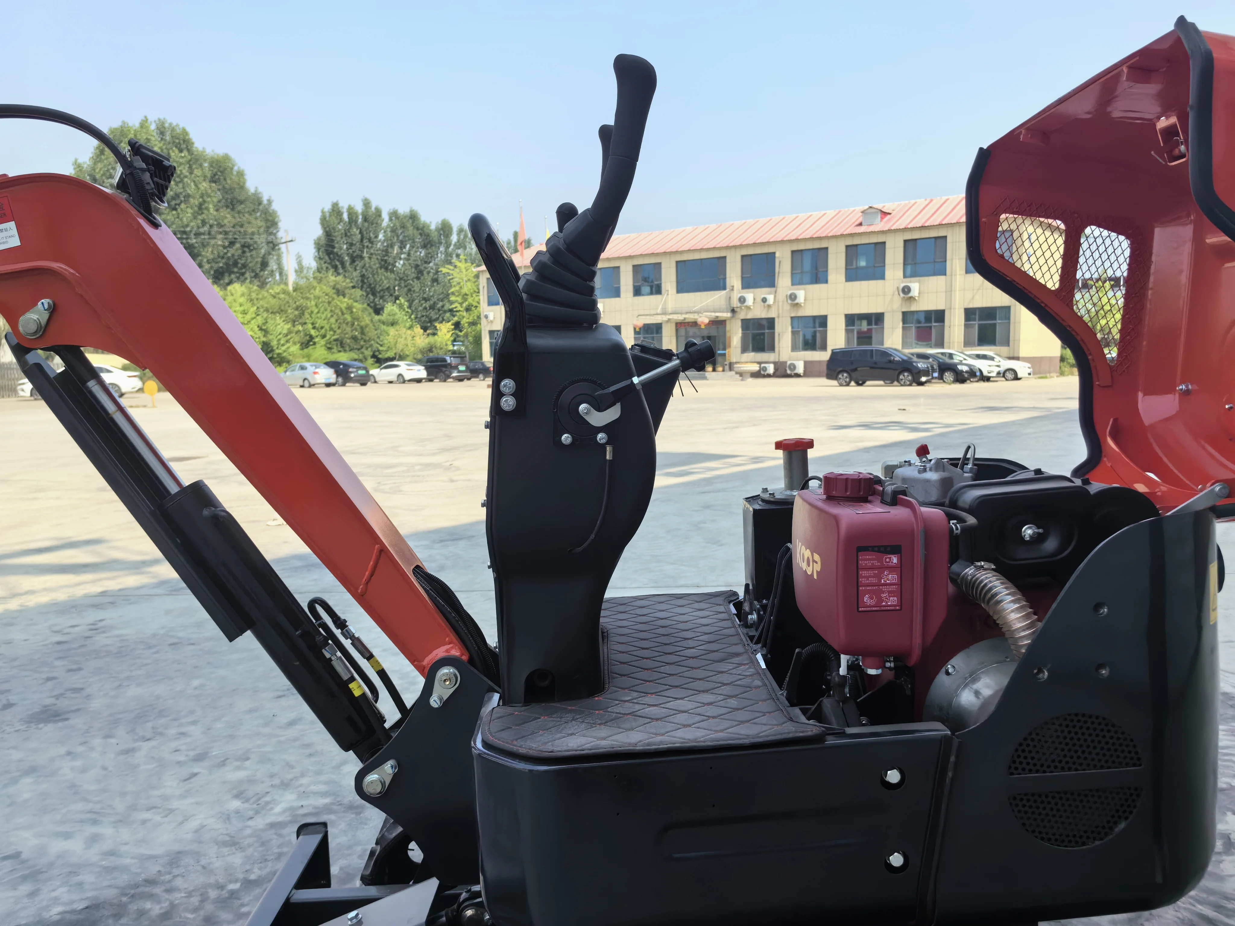 Vendita di escavatori agricoli domestici cingolati con ERUO 5 EPA, macchine durevoli ed efficienti