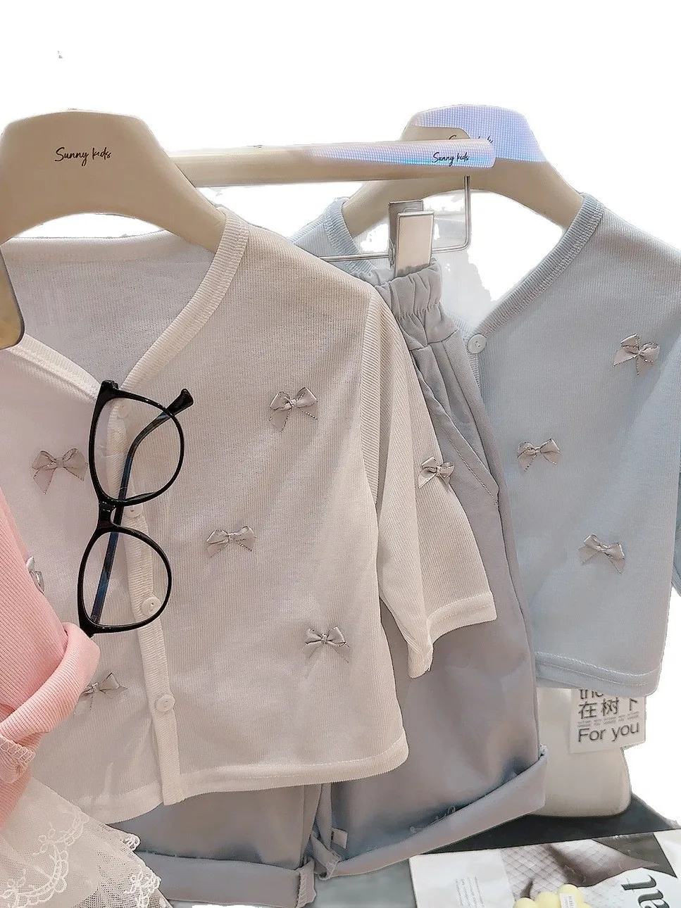سترة كارديجان رقيقة مفتوحة للفتيات بتصميم عصري كوري جديد للصيف، ملابس خارجية خفيفة وأنيقة للأطفال
