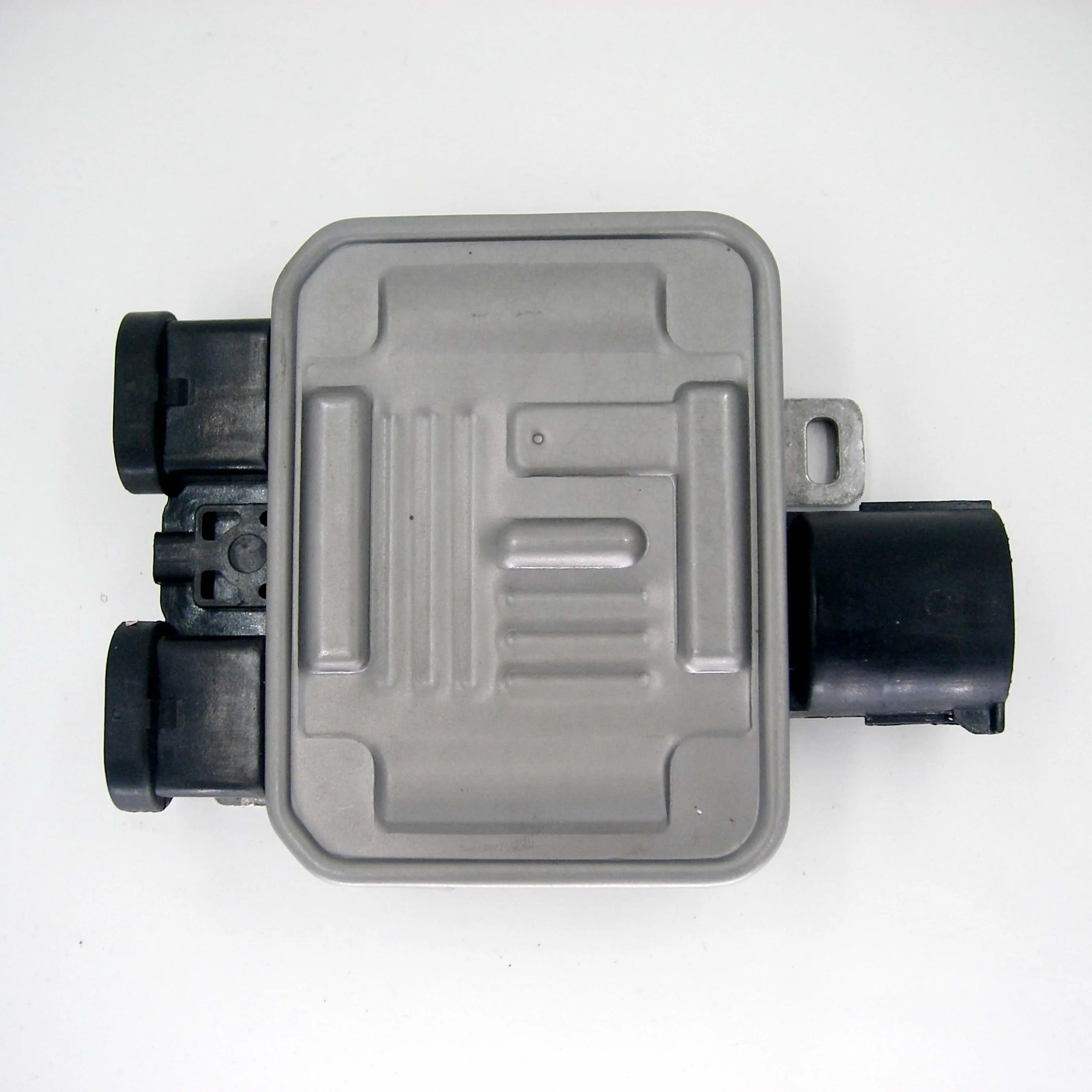 

7G91-9A819-AA 940004107 DKC000040 7G919A819AA 1 pin 940004105 940.00041.05 7G91-9A819-AA 940.0041.07 COOLING FAN CONTROL MODULE