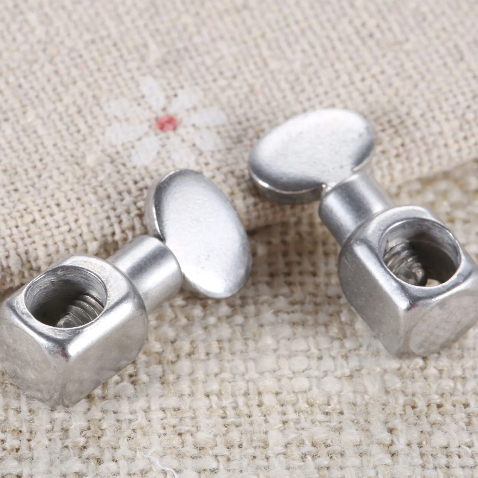 2Pcs Metal Old-fashioned Domestic Sewing Machine Needle Clamp Industrial Sewing Machine Accessory Silver