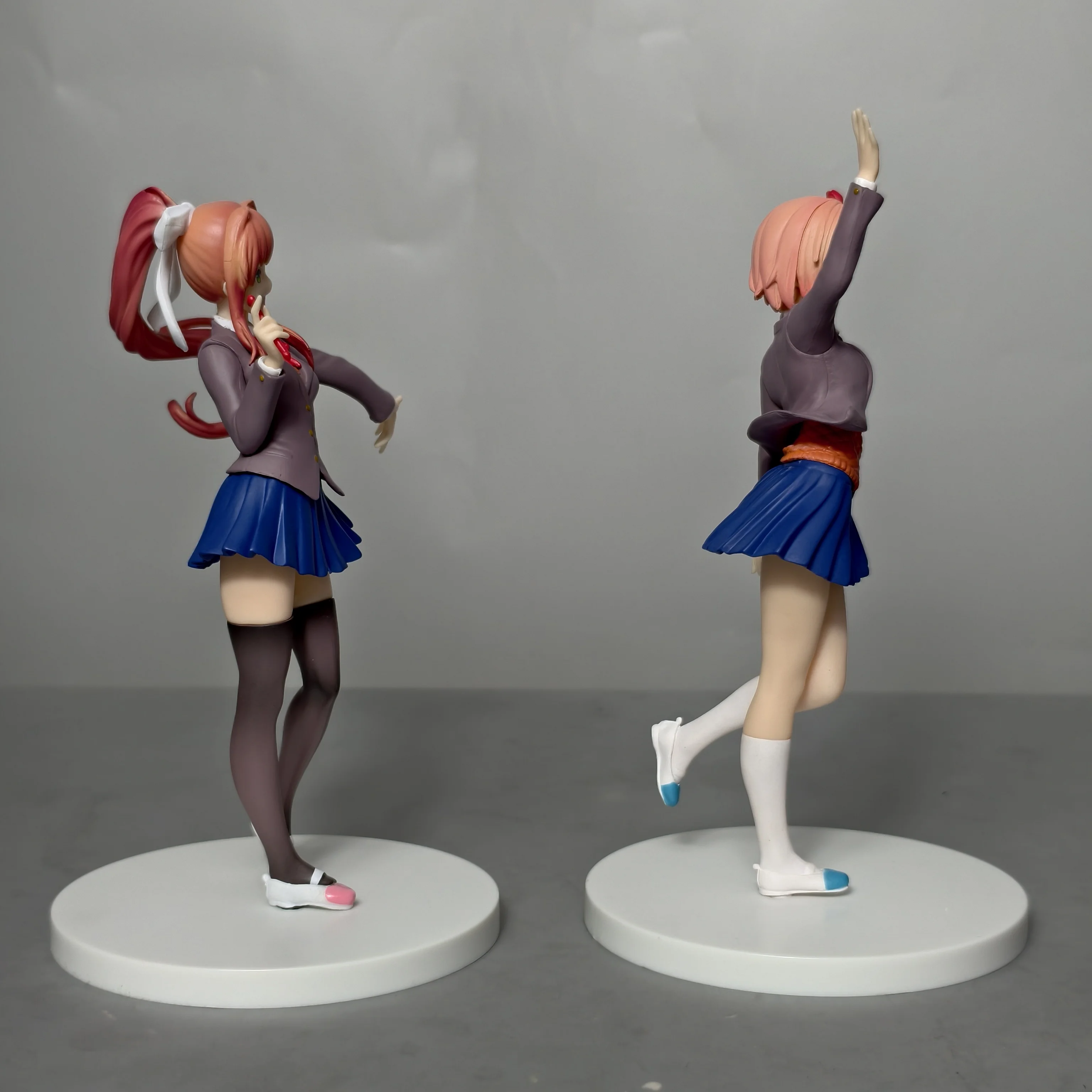 17 cm 6,69 Zoll Anime Sayori Monika Figuren PVC-Statue Desktop-Ornament Sammlerstück Statuenmodell Dekoration Zimmer Schreibtisch Spielzeug Geschenke – Detail 8
