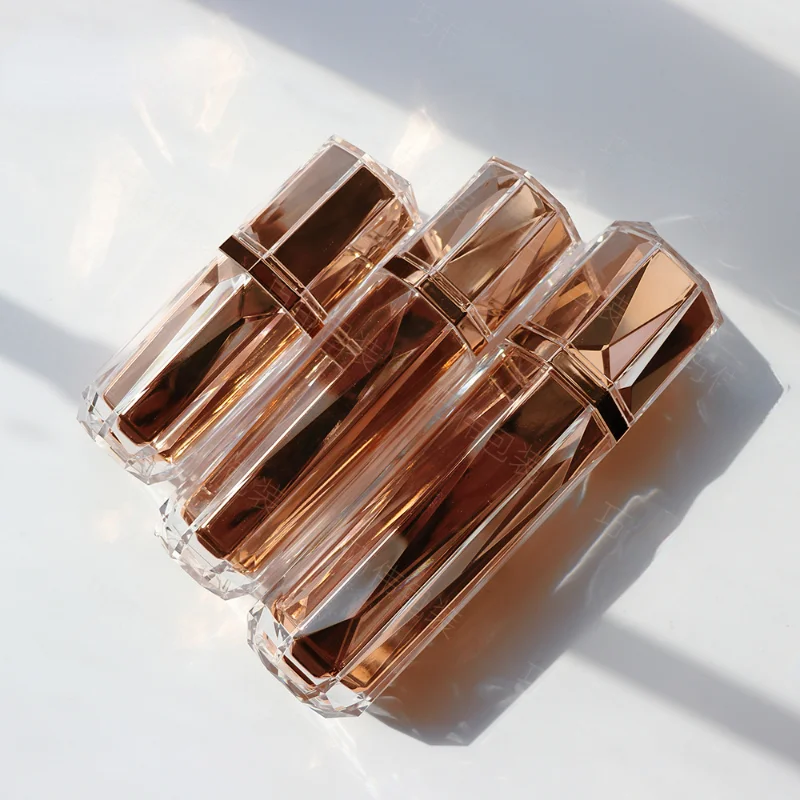 Bottiglie riutilizzabili vuote 30/50/100ml Vaso airless acrilico bianco perla Bottiglia cosmetica irregolare Bottiglia per lozione per crema Bottiglia con pompa