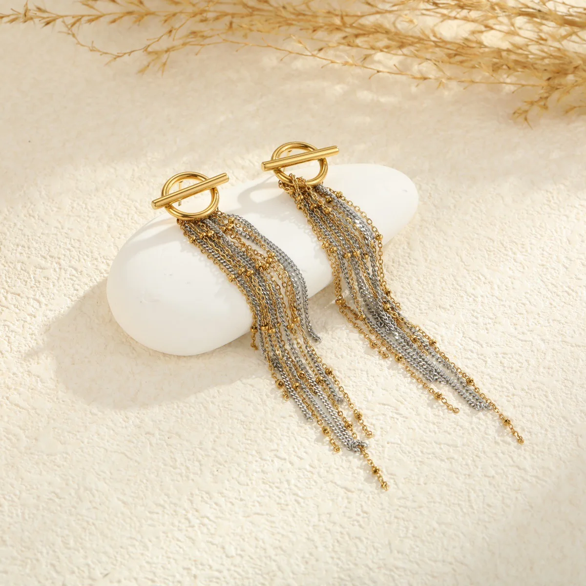 أقراط Ars ذات لونين شرابة للنساء من الفولاذ المقاوم للصدأ المطلي بالذهب عيار 18 قيراط أقراط متدلية من الفولاذ المقاوم للصدأ سلسلة طويلة أقراط بيان