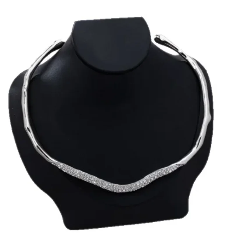 

Original design by a genius creator, copper gold-plated, trendy and versatile, irregular surface fully encrusted with diamonds,