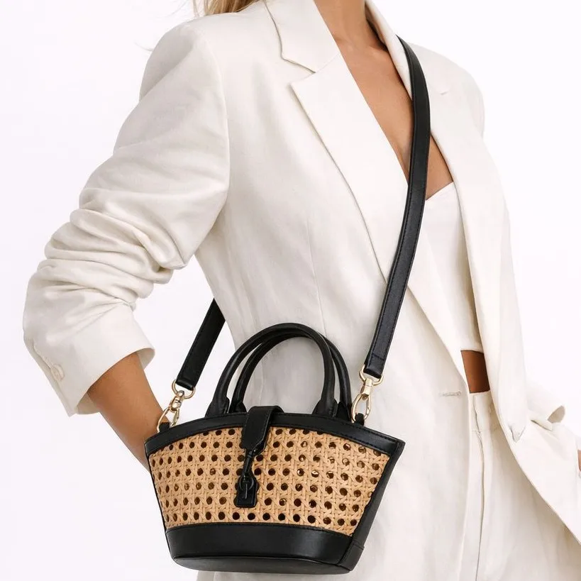 

Плетеная сумка-корзина из ротанга: стильная, легкая, изысканная, в стиле INS, на одно плечо, через плечо.