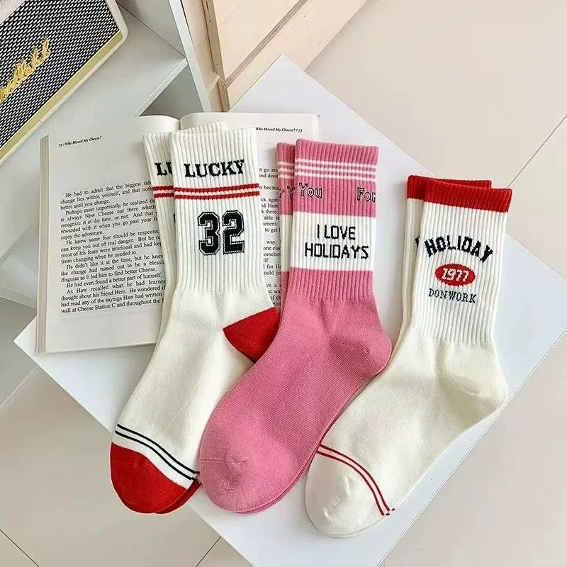 3 Pairs/Pack Women's Letter Sports Socks Cute Simple Socks Japanese Sports and Casual Fashion Socks Crew Skateboard Socks