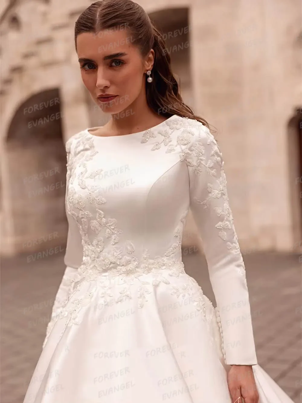 Abiti da sposa formali semplici A Line Donna Appliques Manica lunga Sweep Train Abiti da sposa Abiti da sposa in raso personalizzati sexy