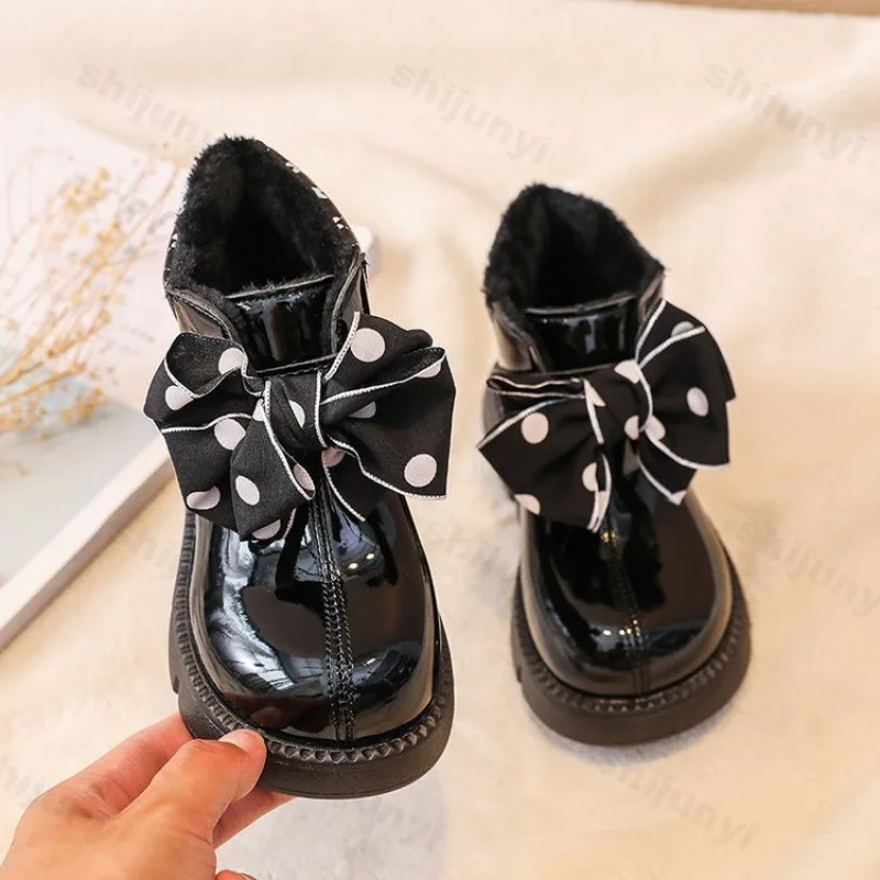 Winter Children's Short Boots Warm Plush Cute Fashion Outdoor Girls' Bow Princess Boots Anti Slip Soft Soled Zipper Ankle Boots