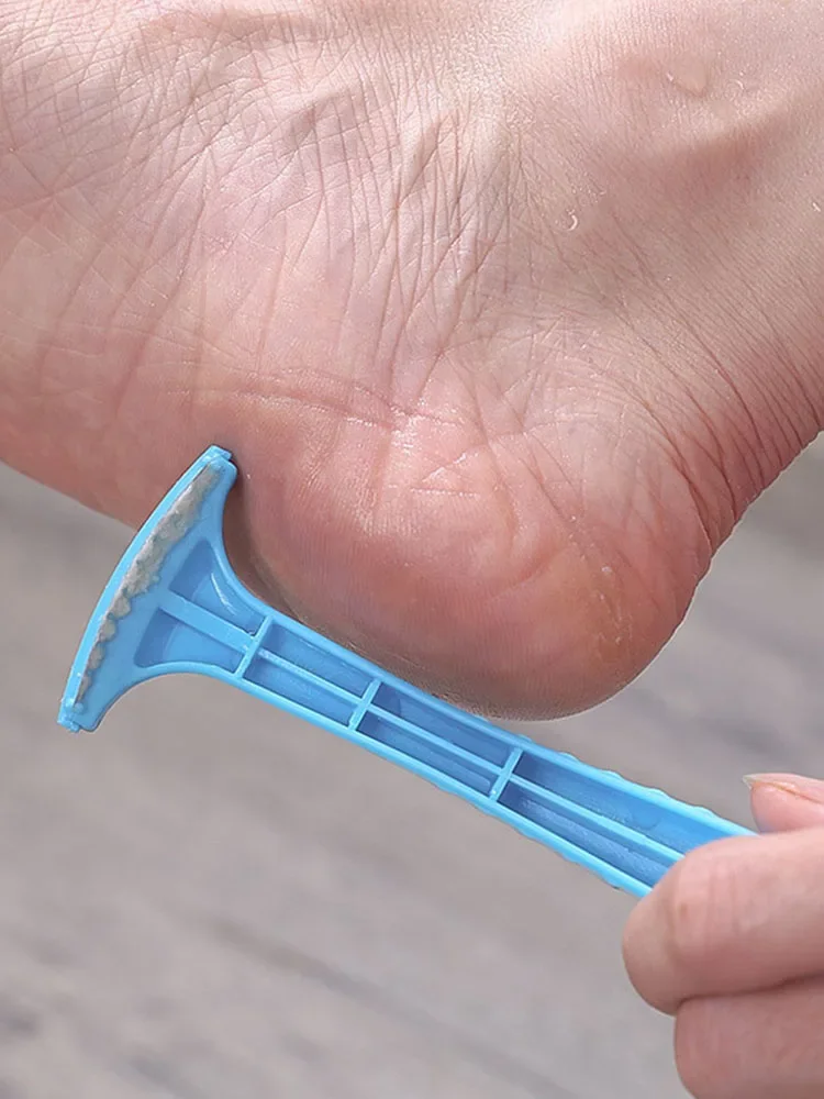 Strumento premium per la cura dei piedi per rimuovere la pelle secca e i calli sui piedi, tagliare la pelle dei piedi, rasoio per rimuovere le cuticole