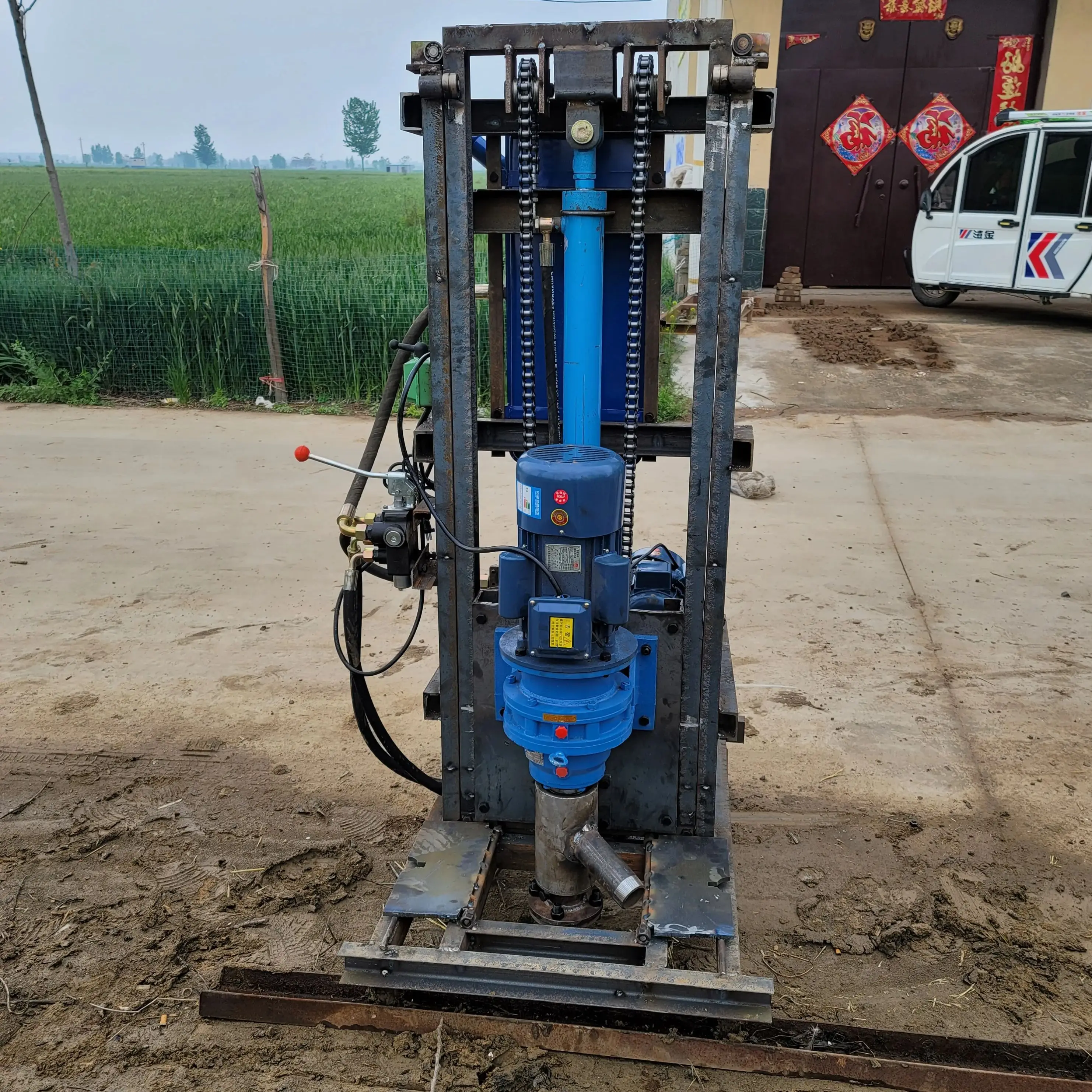 

Индивидуальная, популярная электрическая буровая установка для водяных скважин, легкая, портативная, гидравлическая, миниатюрная ручная буровая машина для скважин глубиной до 100 м