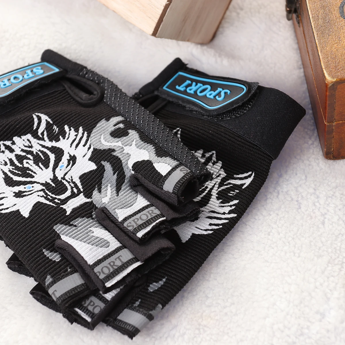 

Half Finger Cycling Gloves For Kids Boys Girls Breathable Eco- Resistant Sweat Absorbing Non-Slip